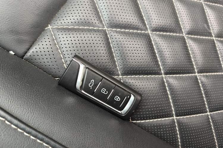 Used GAC Trumpchi GA8 2017 280T Deluxe Edition Vehicle Key