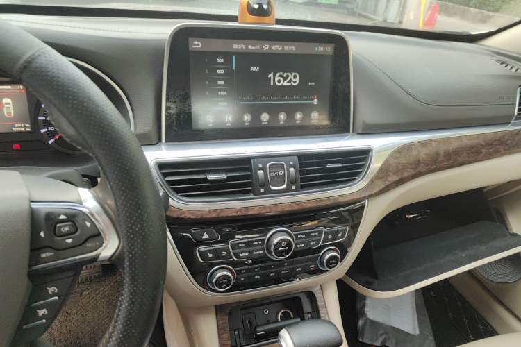 Used GAC Trumpchi GA8 2017 280T Deluxe Edition Audio And AC Panel