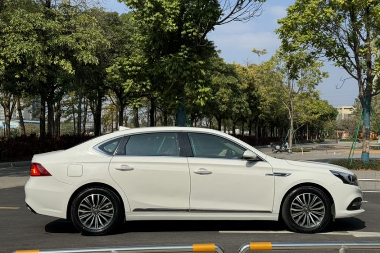 Used GAC Trumpchi GA8 2017 280T Deluxe Edition Exterior 6