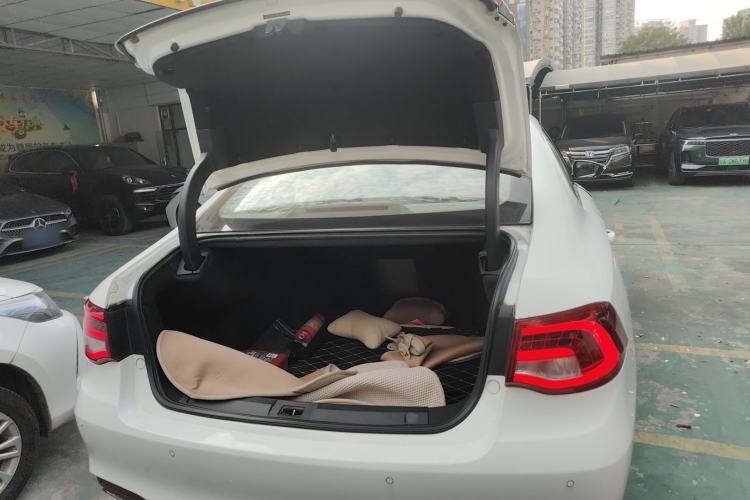 Used GAC Trumpchi GA8 2017 280T Deluxe Edition Trunk