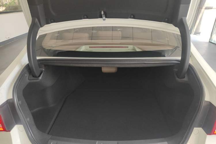 Used GAC Trumpchi GA8 2017 280T Deluxe Edition Trunk