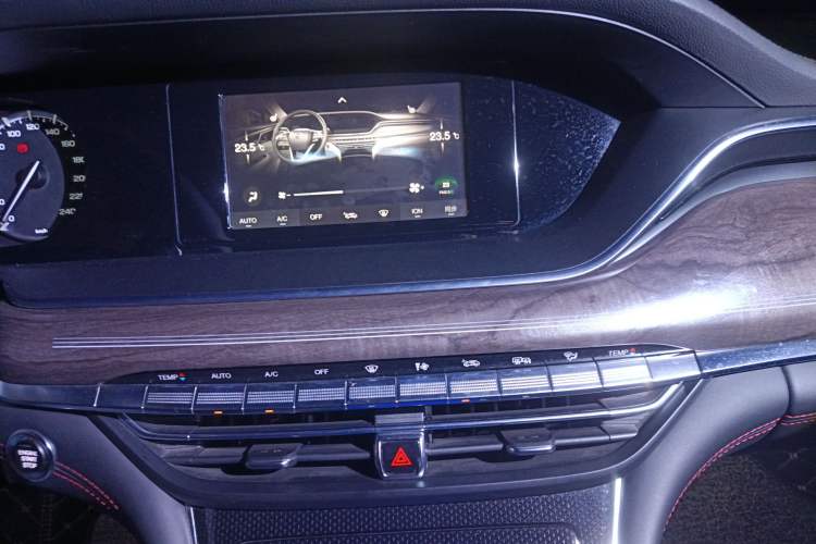 Used GAC Trumpchi GA8 2020 390T Prestige Edition Audio And AC Panel