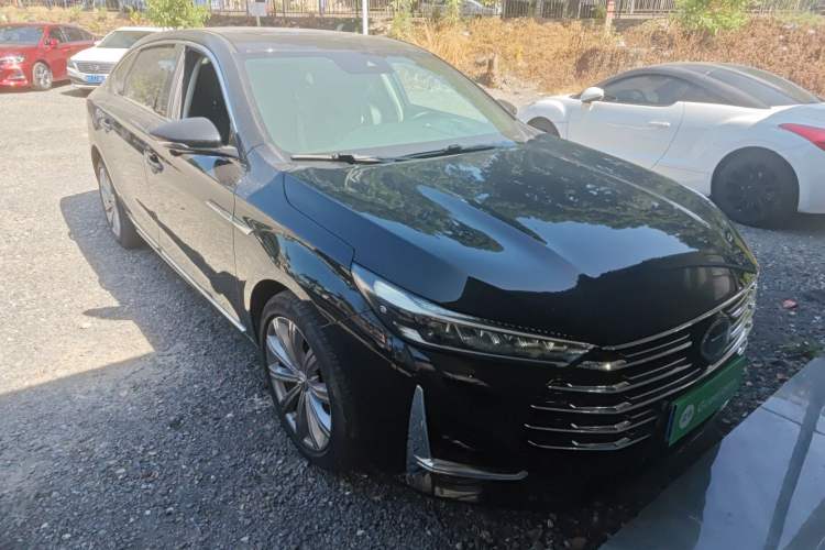 Used GAC Trumpchi GA8 2020 390T Ultimate Edition Front Right 45 Deg
