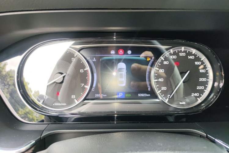 Used GAC Trumpchi GA8 2020 390T Prestige Edition Odometer Close Up