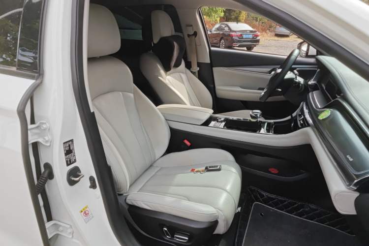 Used GAC Trumpchi GA8 2020 390T Prestige Edition Right Front Seat
