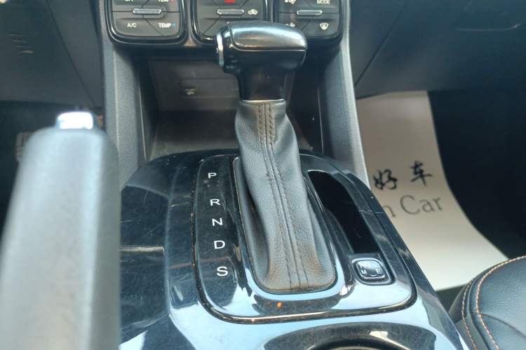 Used GAC Trumpchi GS3 2017 150N Automatic Elite Edition Gear Lever