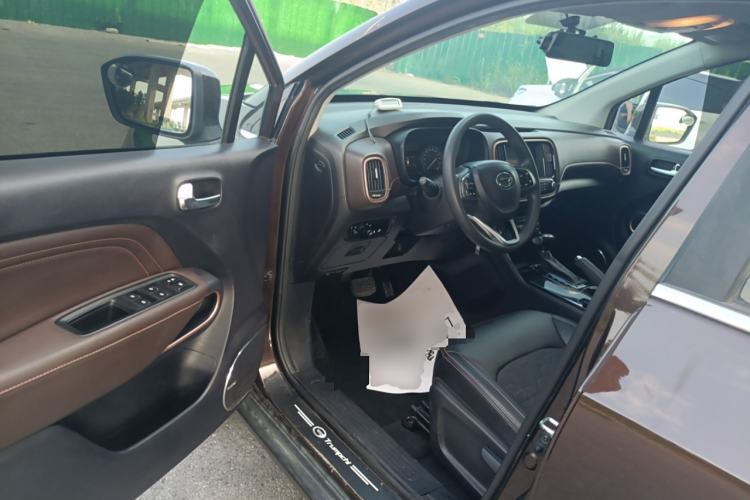 Used GAC Trumpchi GS3 2017 150N Automatic Elite Edition Interior 3
