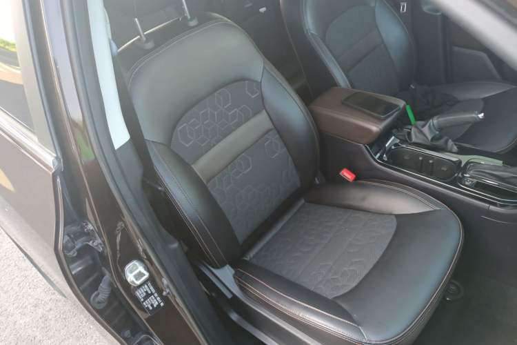Used GAC Trumpchi GS3 2017 150N Automatic Elite Edition Right Front Seat