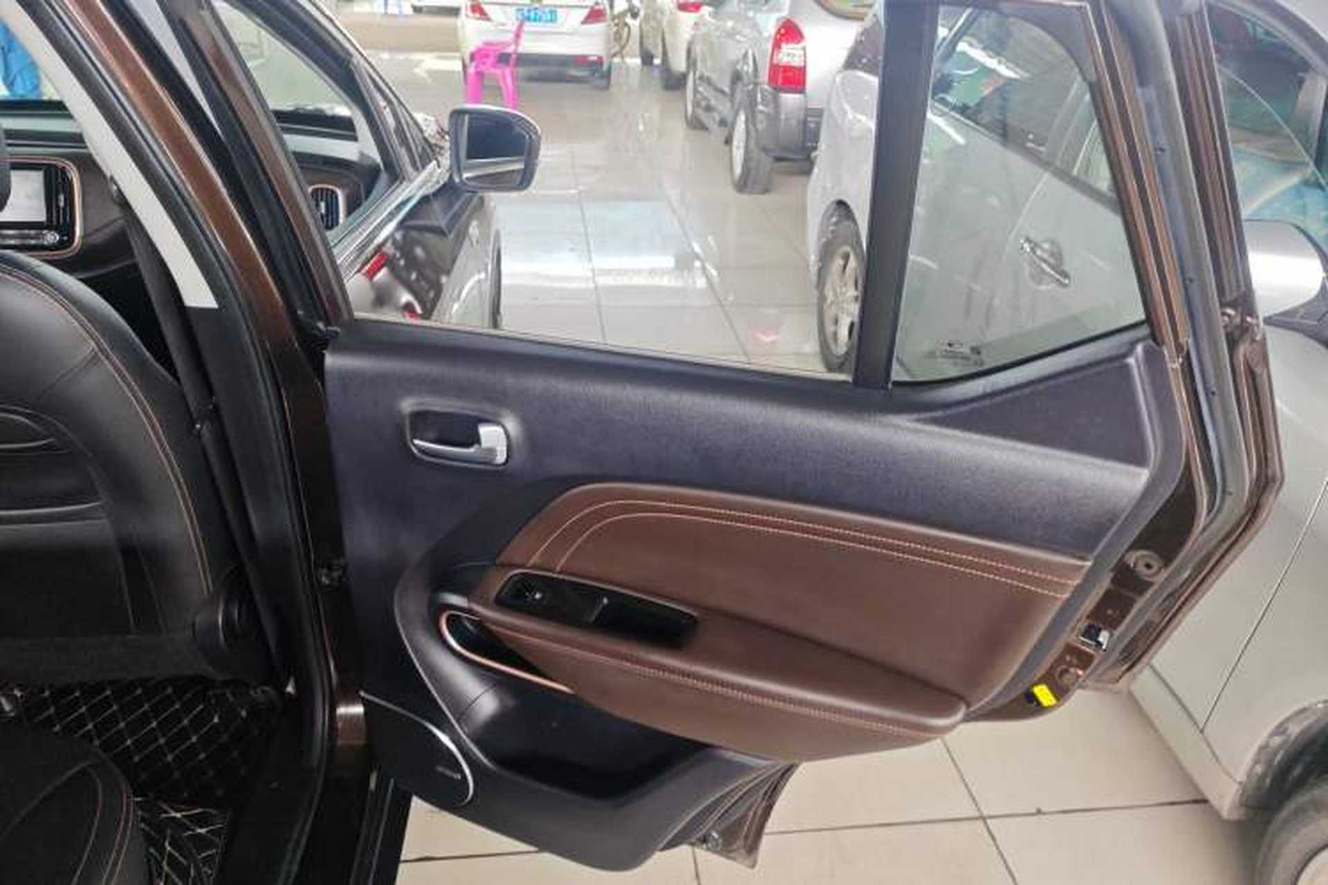 Used GAC Trumpchi GS3 2017 150N Automatic Elite Edition Right Rear Door Interior