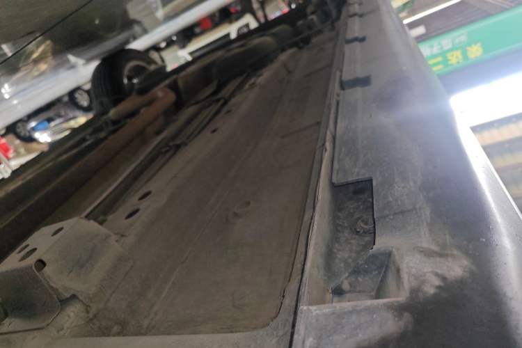 Used GAC Trumpchi GS3 2017 150N Automatic Elite Edition Right Side Sill