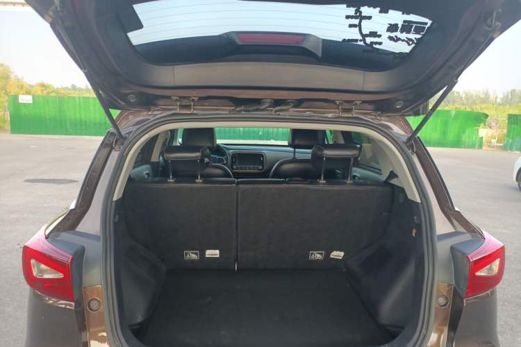 Used GAC Trumpchi GS3 2017 150N Automatic Elite Edition Trunk