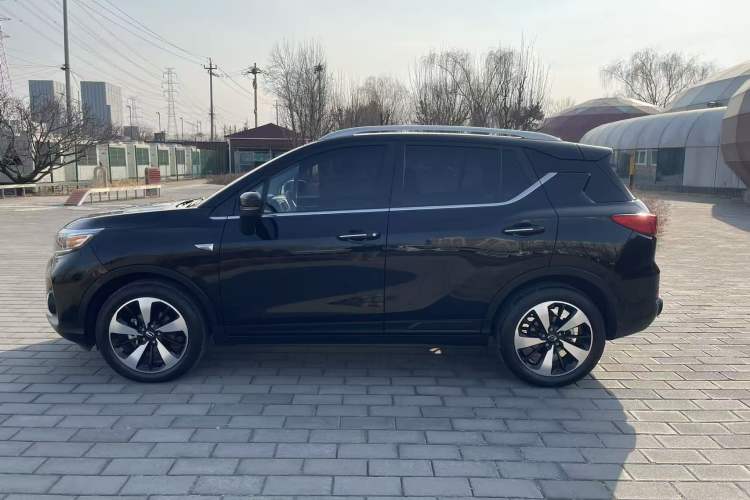 Used GAC Trumpchi GS3 2017 200T Automatic Luxury Edition Exterior 4