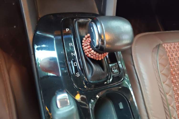 Used GAC Trumpchi GS3 2017 150N Automatic Elite Edition Gear Lever