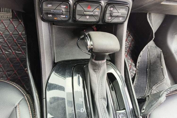 Used GAC Trumpchi GS3 2017 150N Automatic Comfort Edition Gear Lever