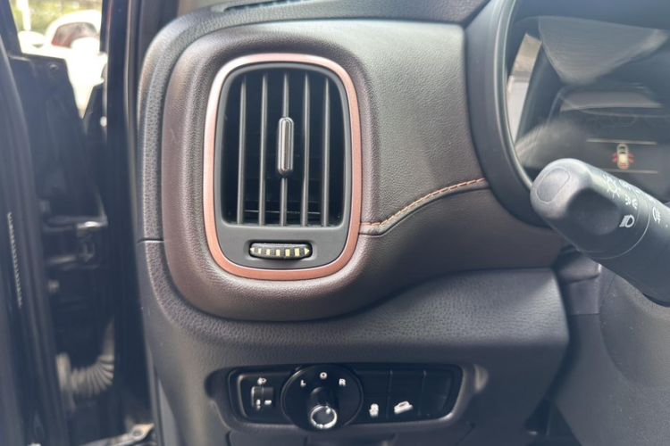 Used GAC Trumpchi GS3 2017 150N Automatic Comfort Edition Interior 8