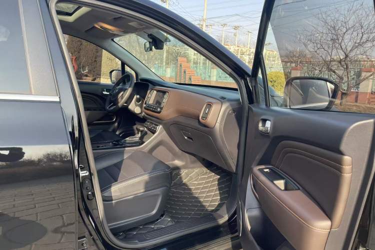 Used GAC Trumpchi GS3 2017 200T Automatic Luxury Edition Interior 9