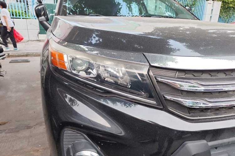 Used GAC Trumpchi GS3 2017 150N Automatic Elite Edition Right Front Headlight