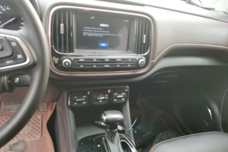 Used GAC Trumpchi GS3 2017 150N Automatic Elite Edition Audio And AC Panel