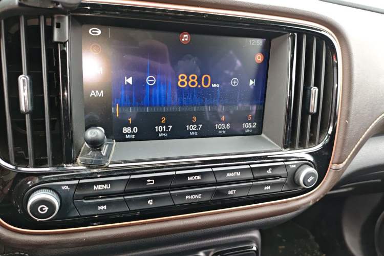 Used GAC Trumpchi GS3 2017 150N Automatic Elite Edition Audio And AC Panel