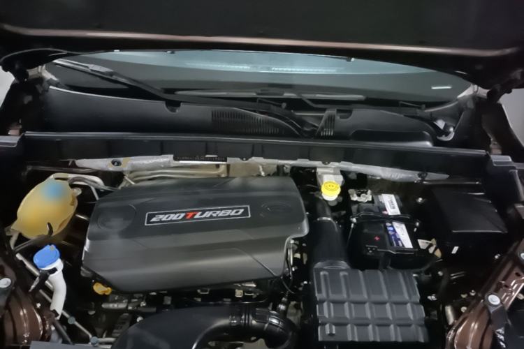 Used GAC Trumpchi GS3 2017 200T Automatic Elite Edition Engine Bay