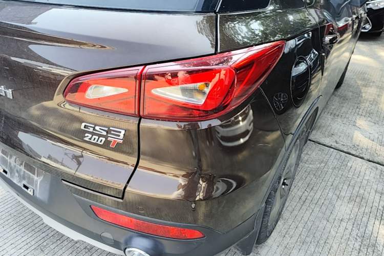 Used GAC Trumpchi GS3 2017 200T Automatic Elite Edition Exterior 3