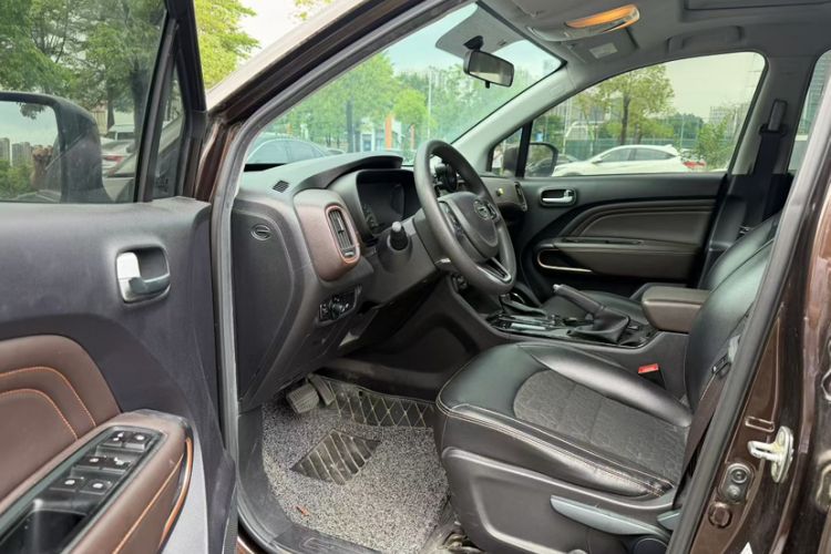 Used GAC Trumpchi GS3 2017 200T Automatic Elite Edition Interior 2