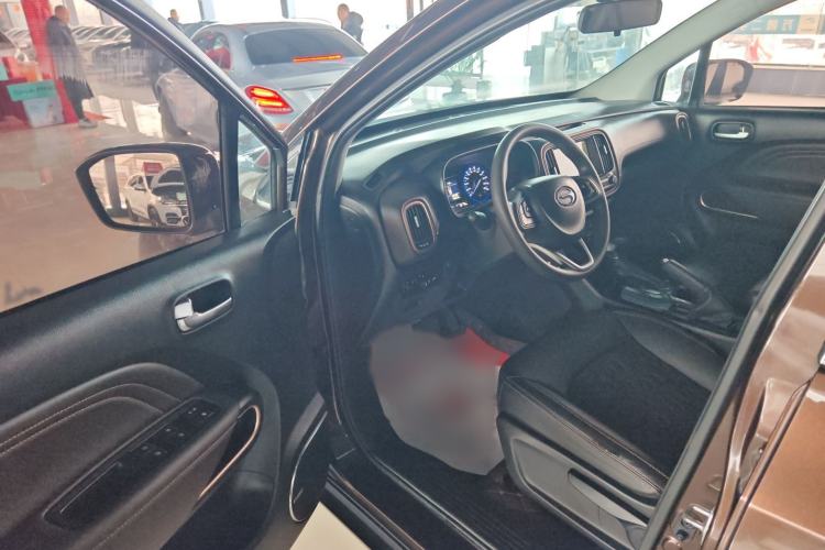 Used GAC Trumpchi GS3 2017 150N Automatic Elite Edition Interior 2