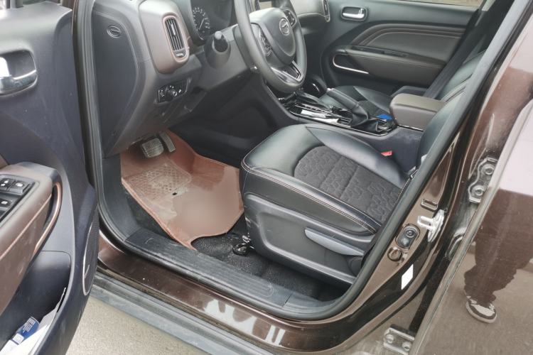Used GAC Trumpchi GS3 2017 150N Automatic Elite Edition Interior 3