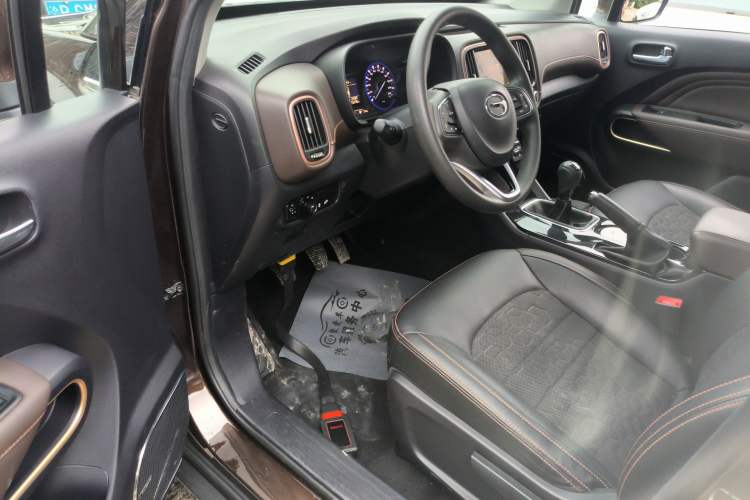 Used GAC Trumpchi GS3 2017 150N Manual Elite Edition Interior 3