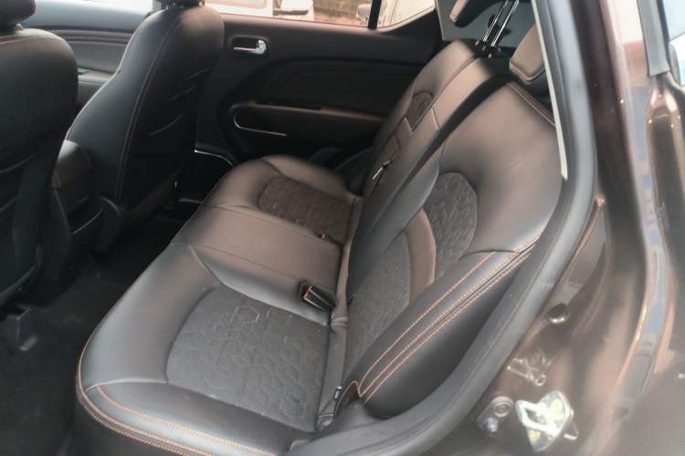 Used GAC Trumpchi GS3 2017 150N Manual Elite Edition Interior 4
