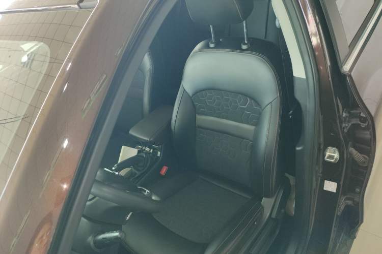 Used GAC Trumpchi GS3 2017 150N Automatic Elite Edition Left Front Seat