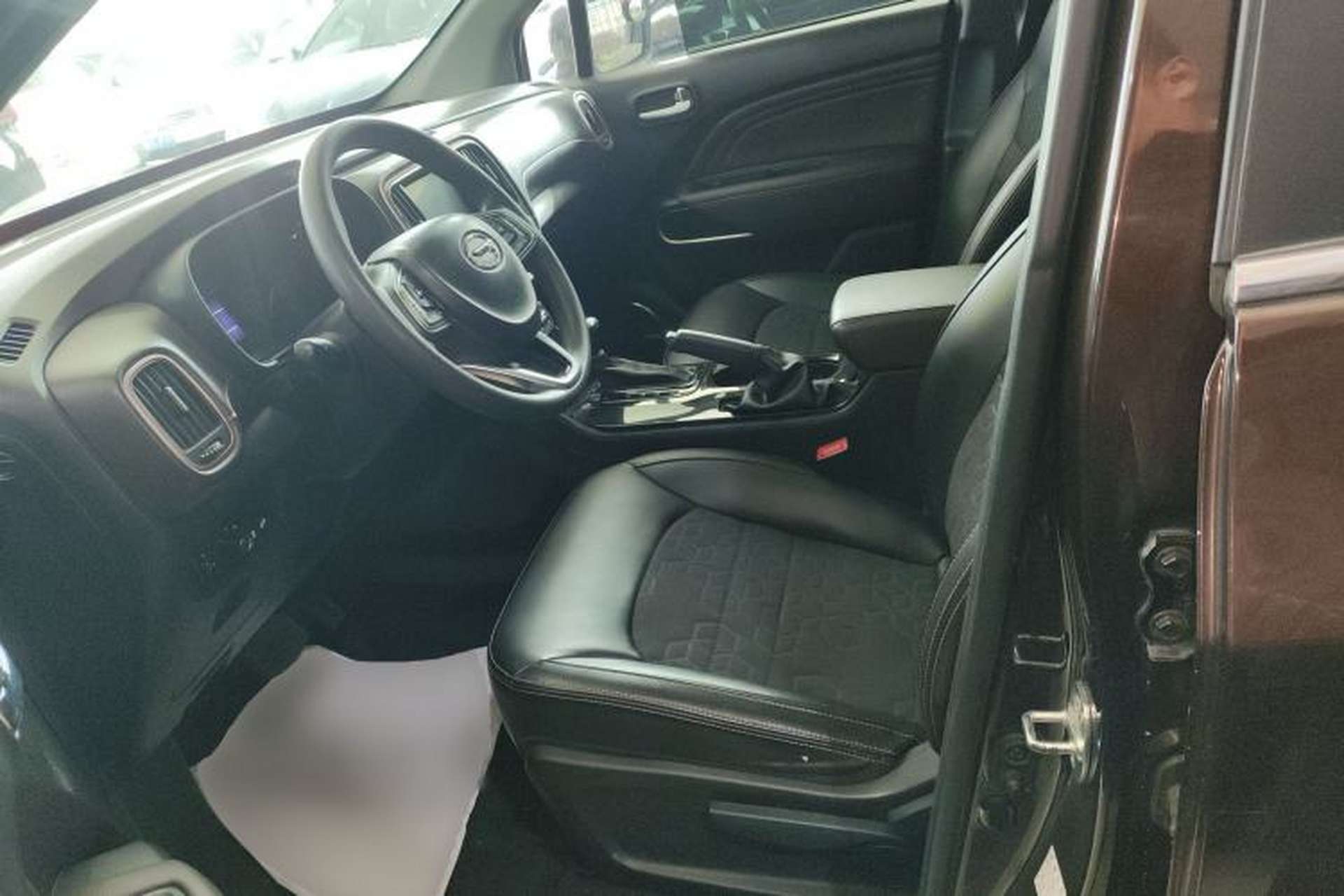Used GAC Trumpchi GS3 2017 150N Automatic Elite Edition Left Front Seat