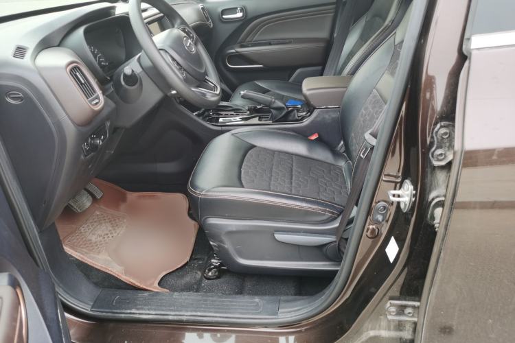 Used GAC Trumpchi GS3 2017 150N Automatic Elite Edition Left Front Seat