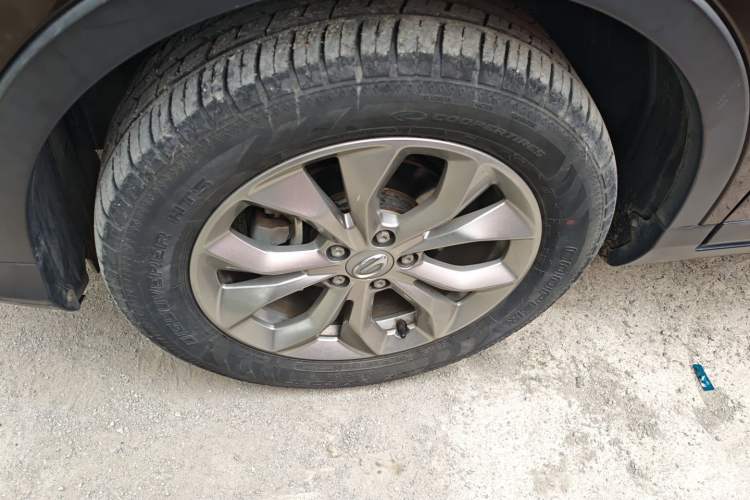 Used GAC Trumpchi GS3 2017 150N Automatic Elite Edition Left Front Wheel Hub
