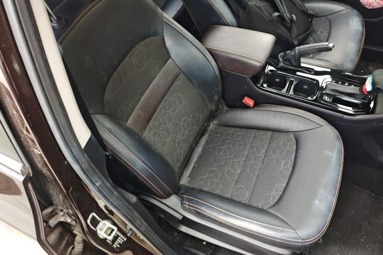Used GAC Trumpchi GS3 2017 150N Automatic Elite Edition Right Front Seat
