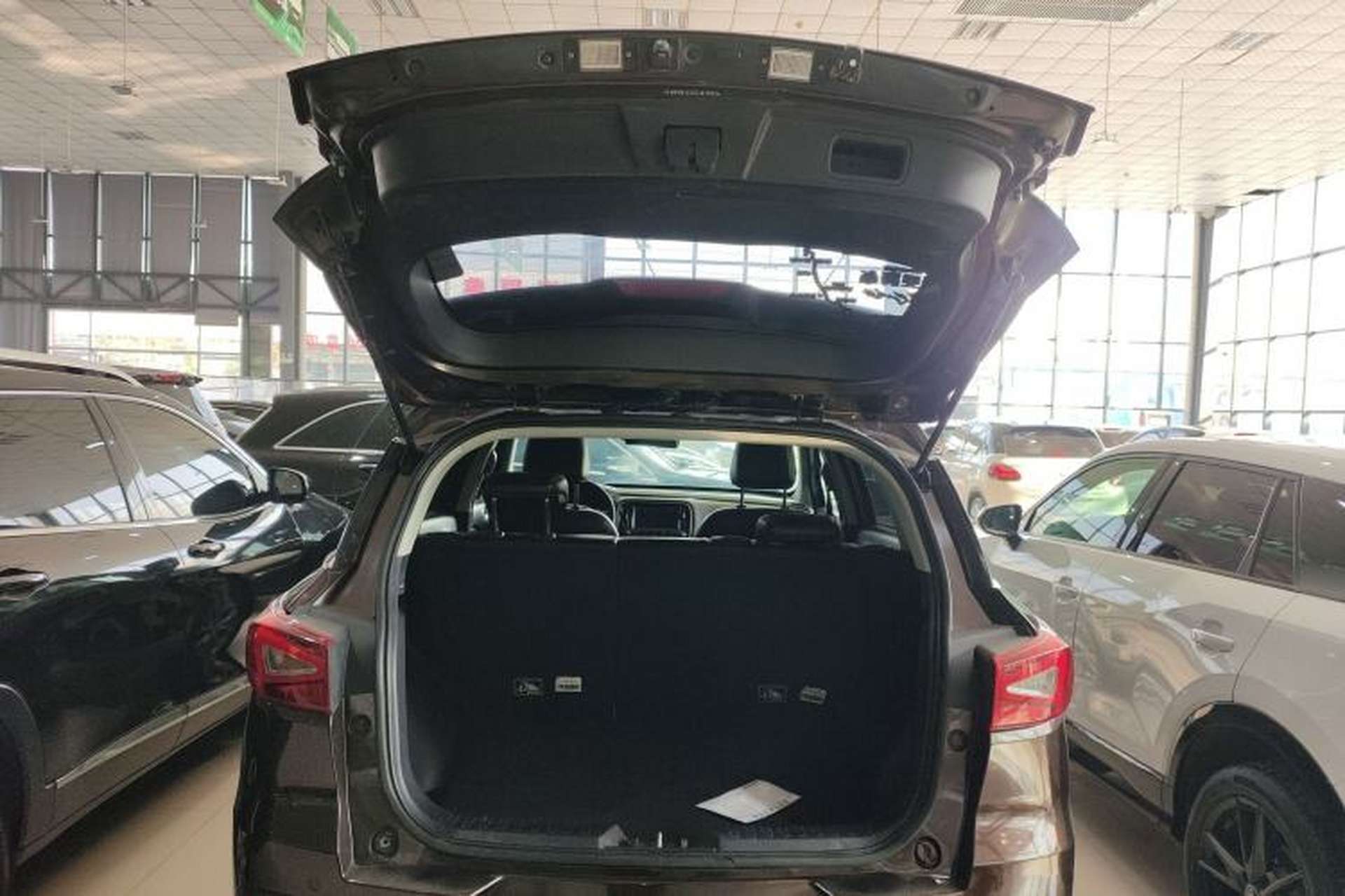 Used GAC Trumpchi GS3 2017 150N Automatic Elite Edition Trunk