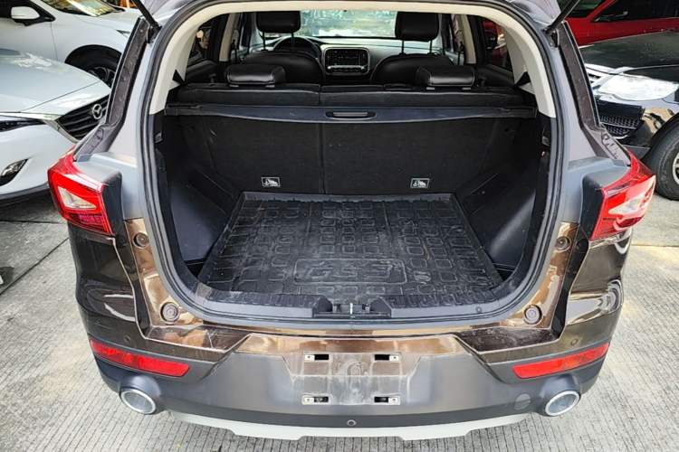 Used GAC Trumpchi GS3 2017 200T Automatic Elite Edition Trunk