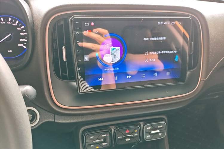 Used GAC Trumpchi GS3 2017 200T Automatic Luxury Edition Audio And AC Panel