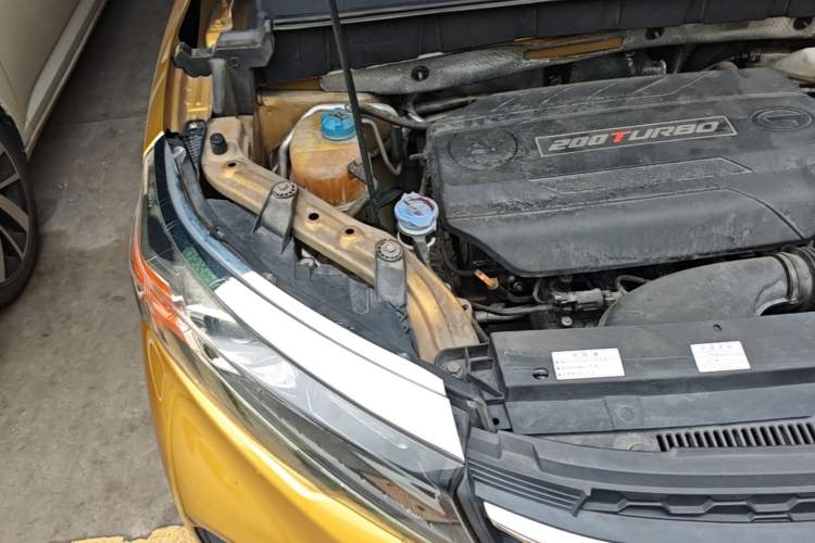 Used GAC Trumpchi GS3 2017 200T Automatic Luxury Edition Engine Bay Right