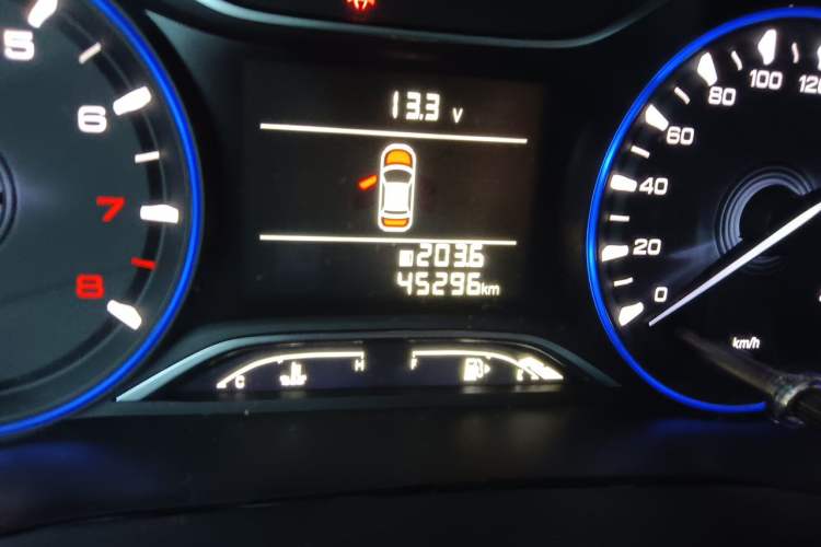 Used GAC Trumpchi GS3 2017 150N Manual Elite Edition Odometer Close Up