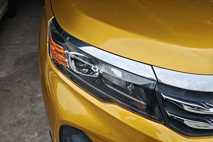Used GAC Trumpchi GS3 2017 200T Automatic Luxury Edition Right Front Headlight