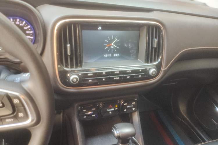 Used GAC Trumpchi GS3 2017 150N Automatic Elite Edition Audio And AC Panel