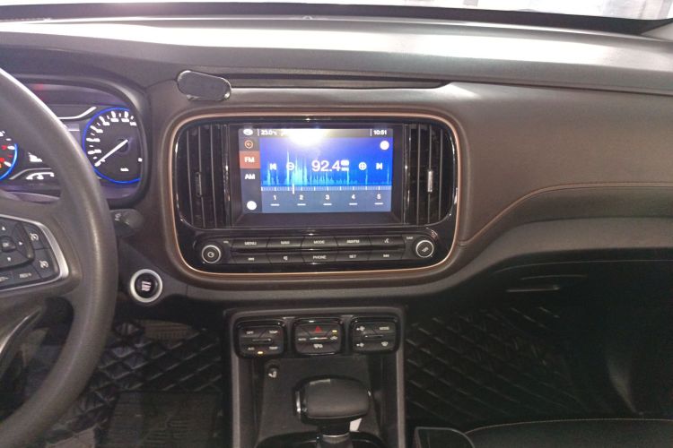 Used GAC Trumpchi GS3 2017 200T Automatic Luxury Edition Audio And AC Panel