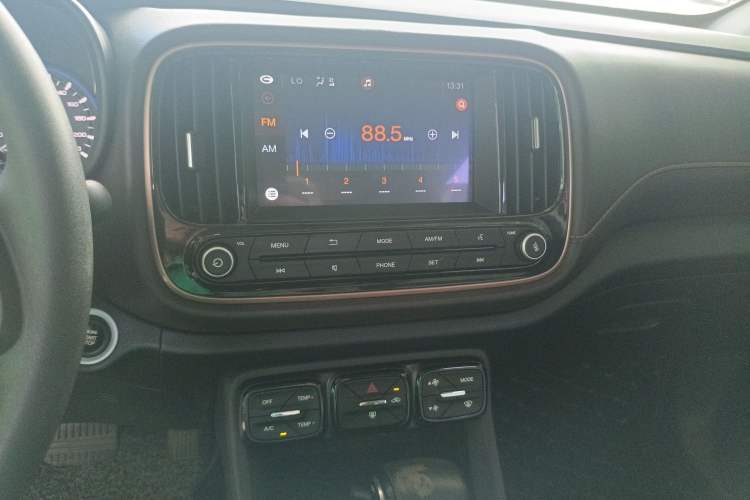 Used GAC Trumpchi GS3 2017 200T Automatic Elite Edition Audio And AC Panel