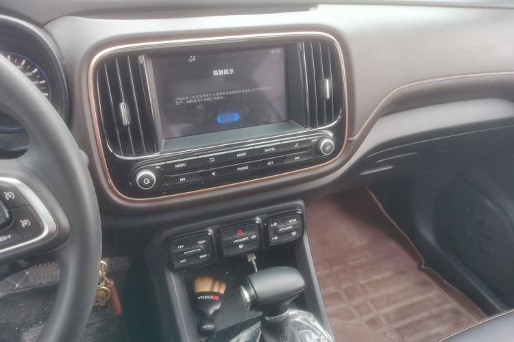 Used GAC Trumpchi GS3 2017 150N Automatic Elite Edition Audio And AC Panel