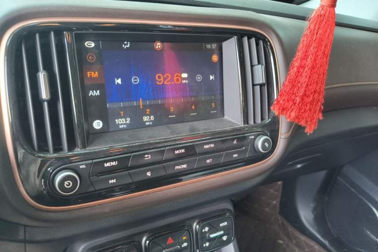 Used GAC Trumpchi GS3 2017 150N Automatic Elite Edition Audio And AC Panel