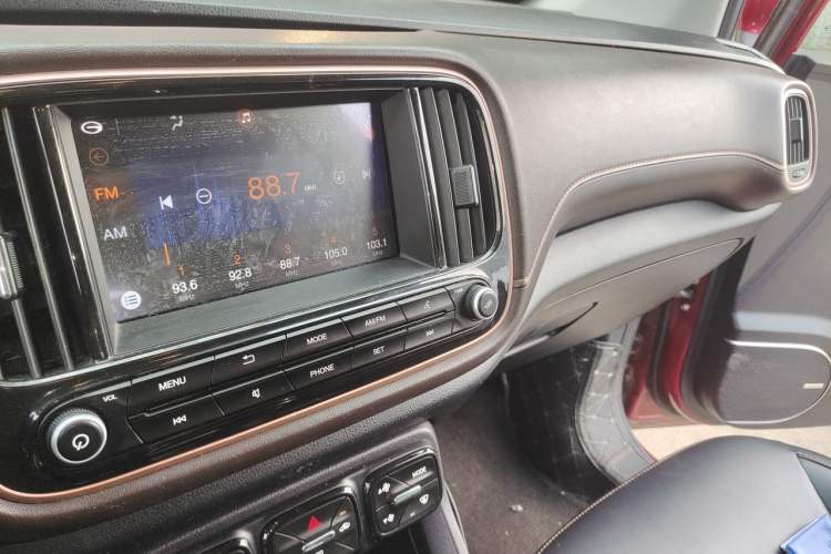Used GAC Trumpchi GS3 2017 150N Manual Elite Edition Audio And AC Panel