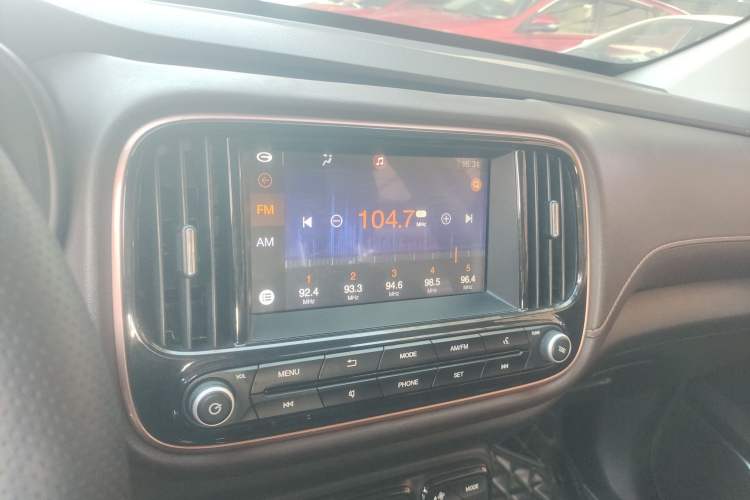 Used GAC Trumpchi GS3 2017 150N Automatic Elite Edition Audio And AC Panel