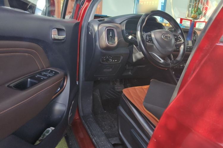 Used GAC Trumpchi GS3 2017 150N Automatic Elite Edition Driver Seat