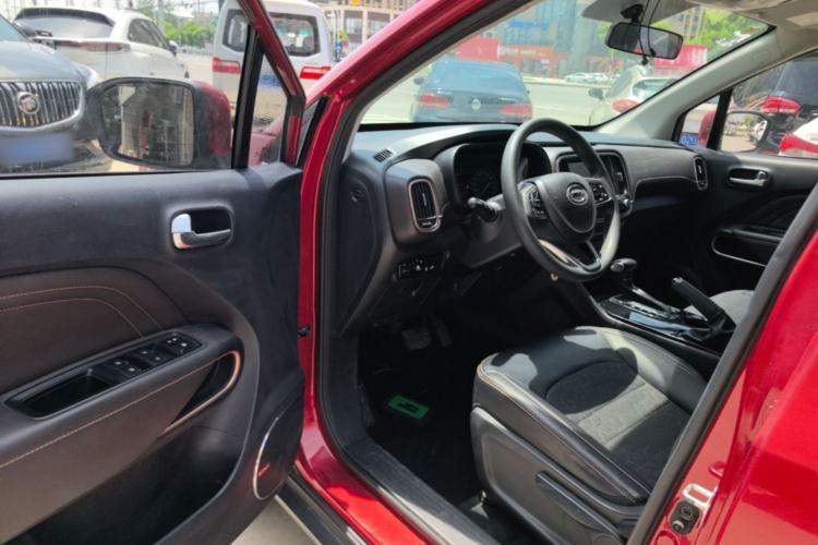 Used GAC Trumpchi GS3 2017 150N Automatic Elite Edition Driver Seat